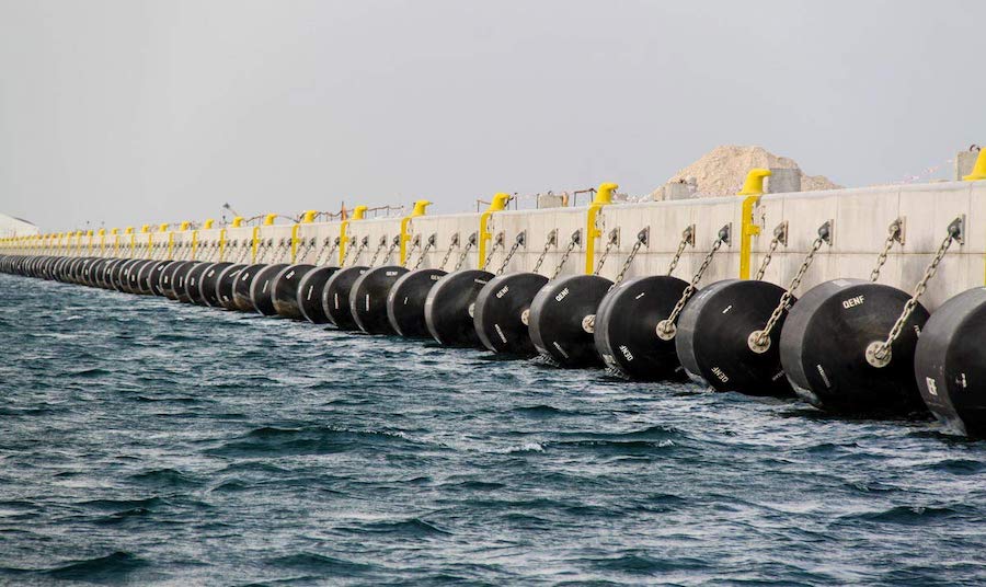 Marine Fenders:Pneumatic Fender vs Solid Fender